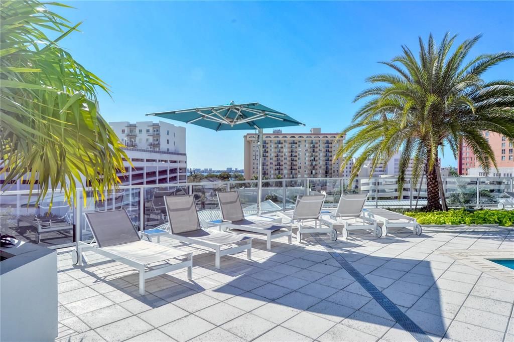 For Sale: $1,299,999 (2 beds, 2 baths, 1600 Square Feet)