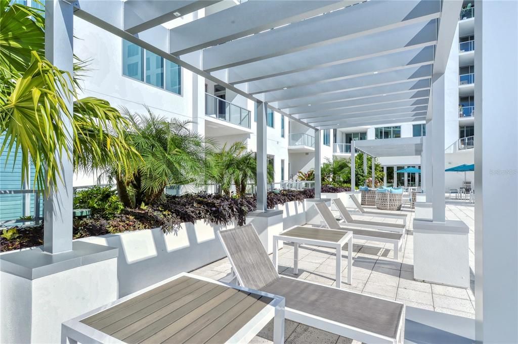 For Sale: $1,299,999 (2 beds, 2 baths, 1600 Square Feet)