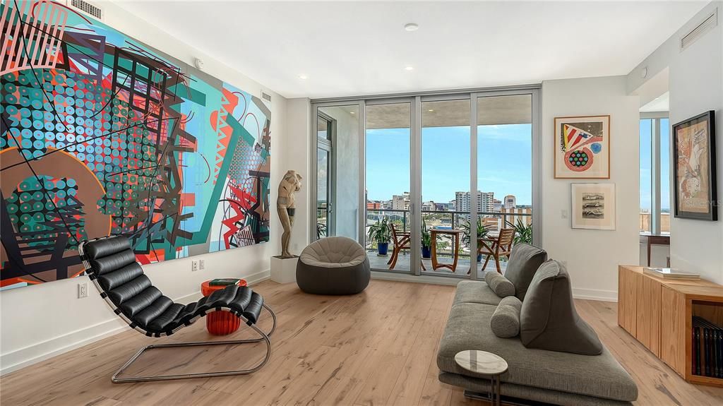 For Sale: $1,299,999 (2 beds, 2 baths, 1600 Square Feet)