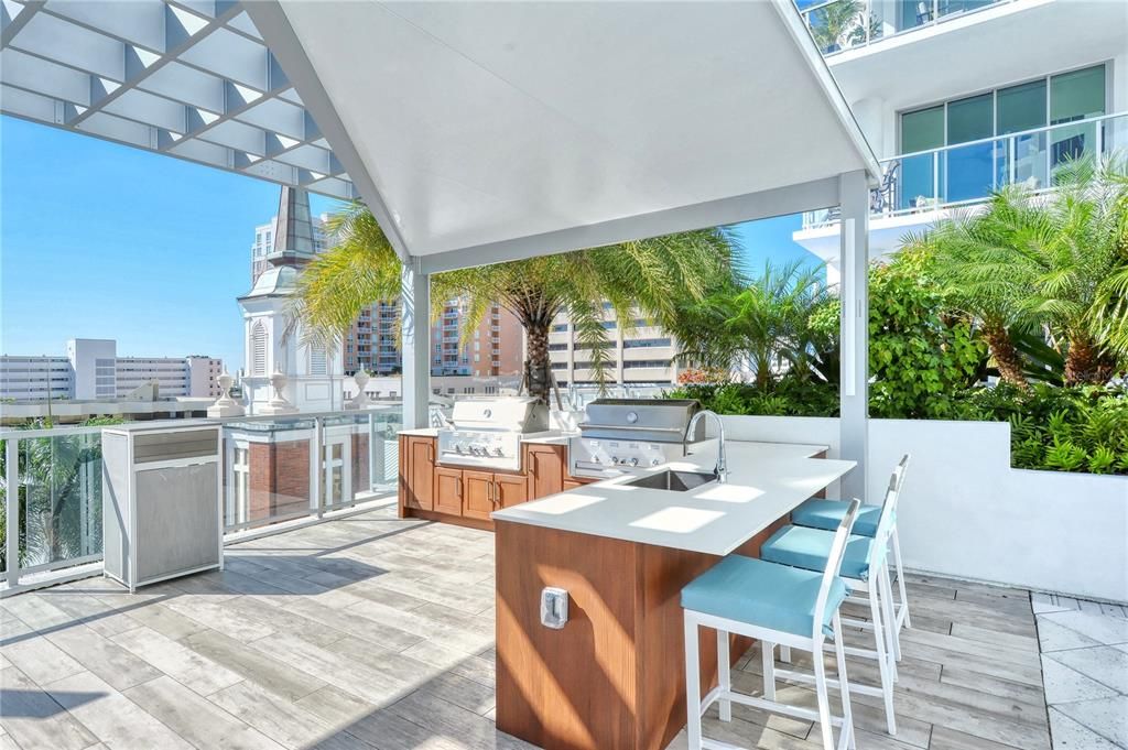 For Sale: $1,299,999 (2 beds, 2 baths, 1600 Square Feet)