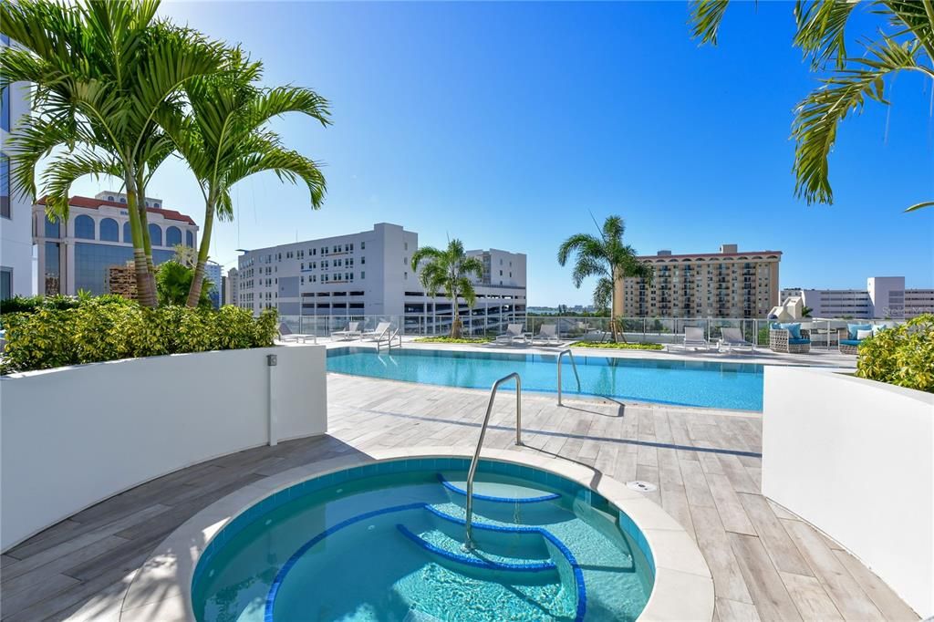 For Sale: $1,299,999 (2 beds, 2 baths, 1600 Square Feet)