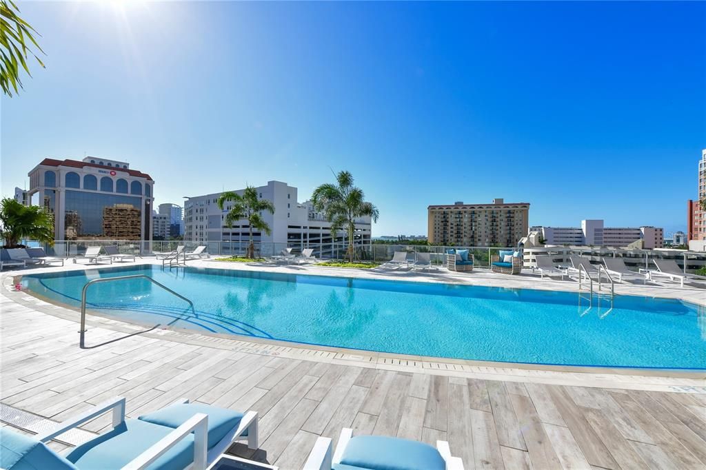 For Sale: $1,299,999 (2 beds, 2 baths, 1600 Square Feet)