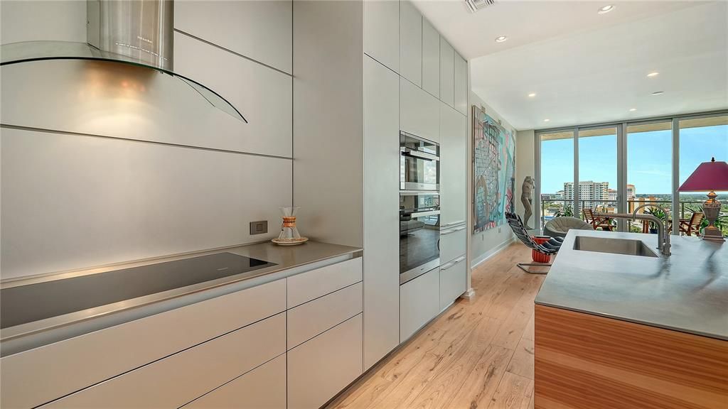 For Sale: $1,299,999 (2 beds, 2 baths, 1600 Square Feet)