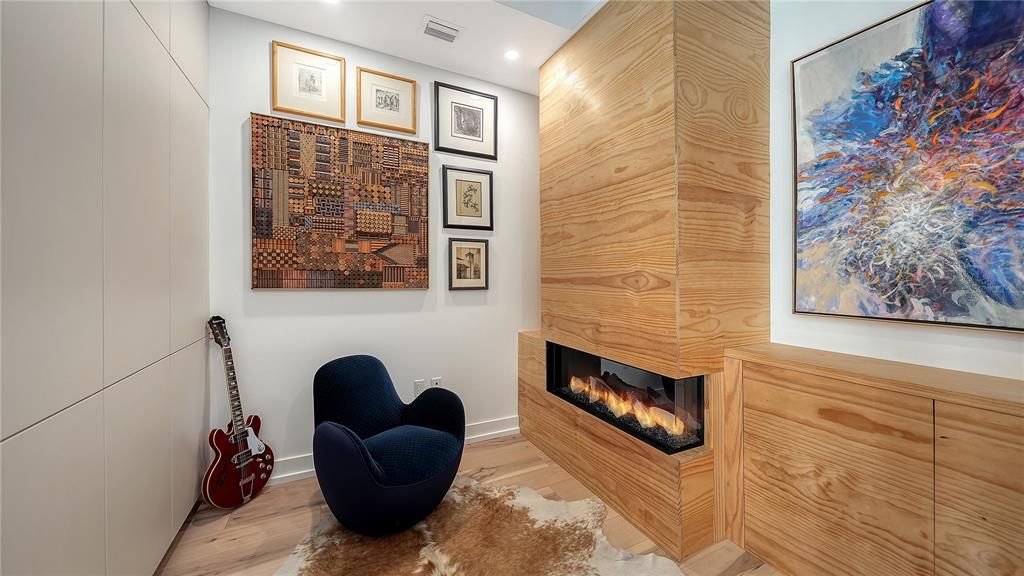 For Sale: $1,299,999 (2 beds, 2 baths, 1600 Square Feet)