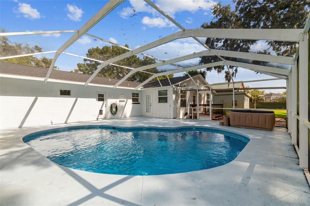 For Sale: $584,000 (3 beds, 2 baths, 1744 Square Feet)