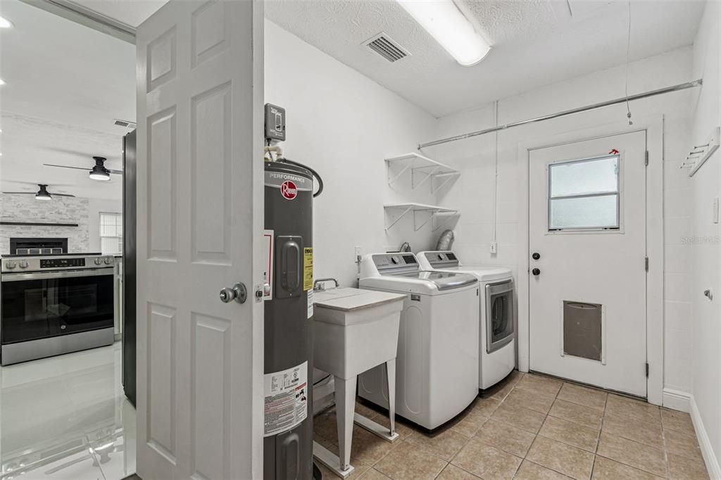 For Sale: $584,000 (3 beds, 2 baths, 1744 Square Feet)