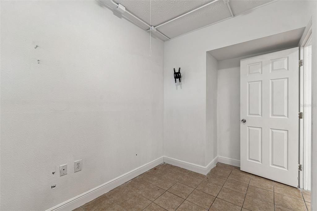 For Sale: $584,000 (3 beds, 2 baths, 1744 Square Feet)