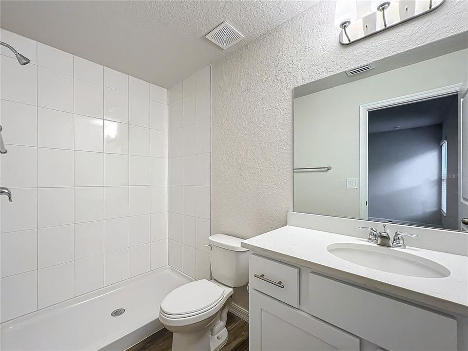 На продажу: $419,900 (8 спален, 0 ванн, 2104 Квадратных фут)