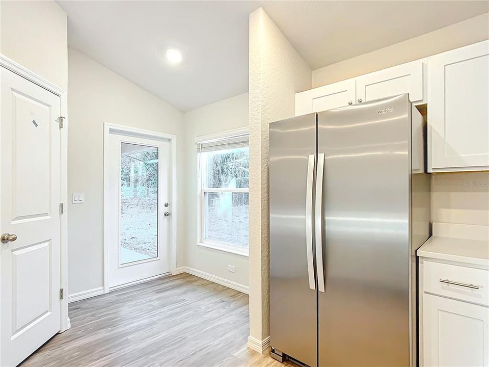 На продажу: $419,900 (8 спален, 0 ванн, 2104 Квадратных фут)