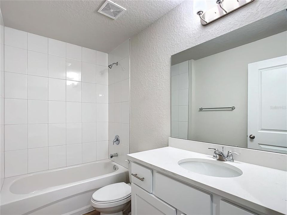 На продажу: $419,900 (8 спален, 0 ванн, 2104 Квадратных фут)