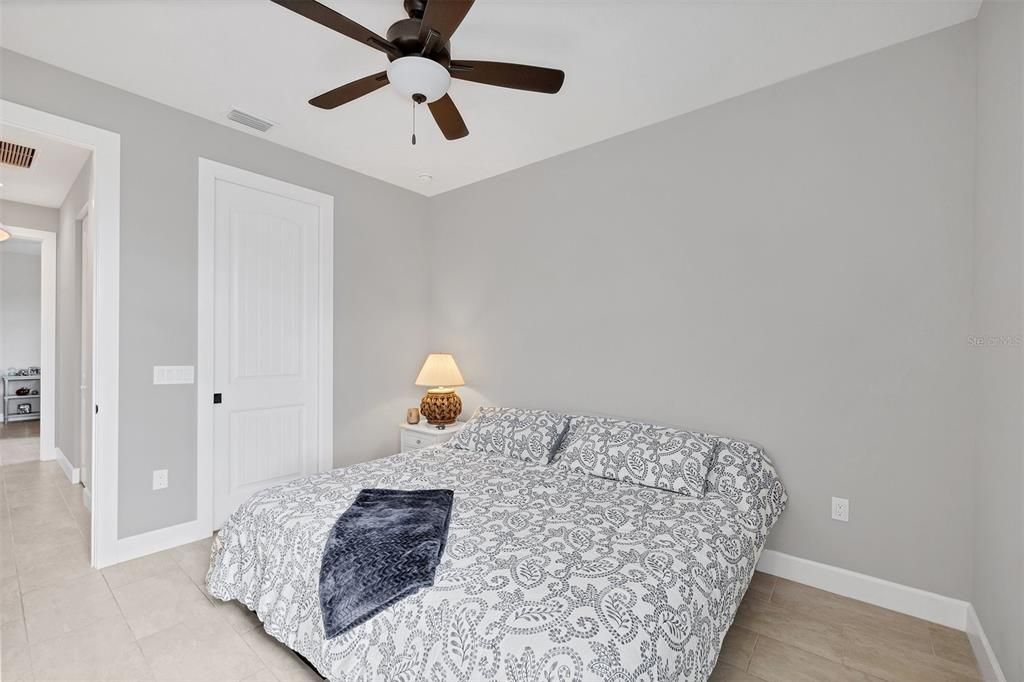 For Sale: $1,050,000 (3 beds, 2 baths, 2037 Square Feet)