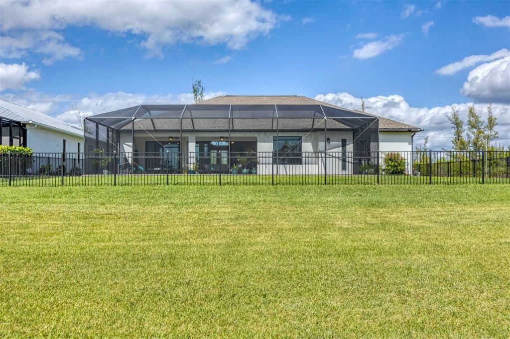 For Sale: $1,050,000 (3 beds, 2 baths, 2037 Square Feet)