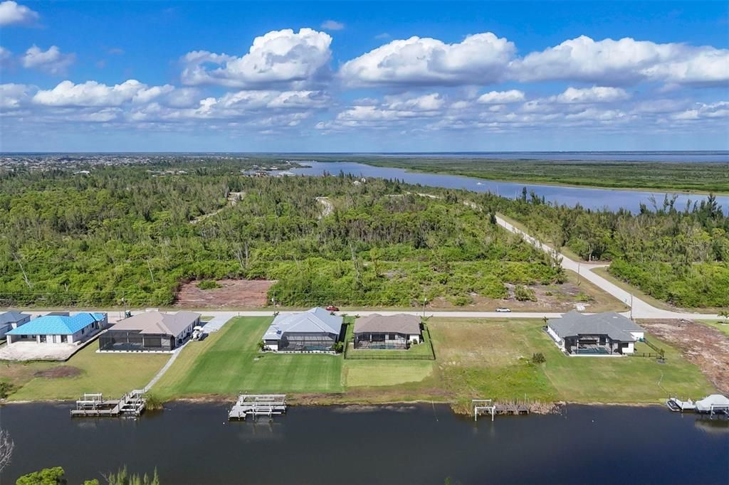 For Sale: $1,050,000 (3 beds, 2 baths, 2037 Square Feet)