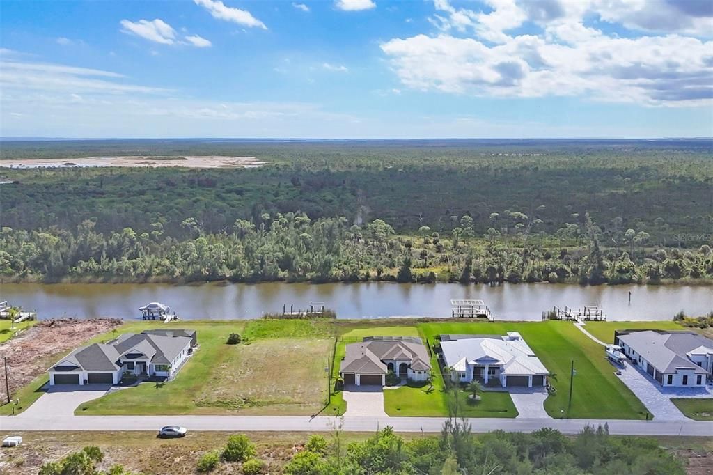 For Sale: $1,050,000 (3 beds, 2 baths, 2037 Square Feet)