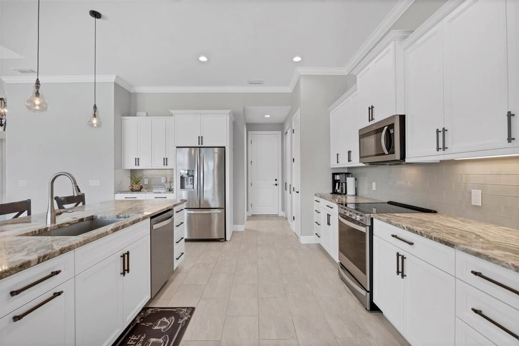 For Sale: $1,050,000 (3 beds, 2 baths, 2037 Square Feet)