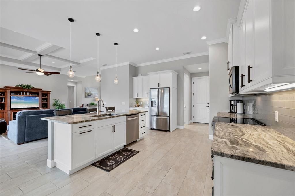 For Sale: $1,050,000 (3 beds, 2 baths, 2037 Square Feet)