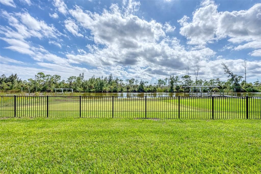 For Sale: $1,050,000 (3 beds, 2 baths, 2037 Square Feet)