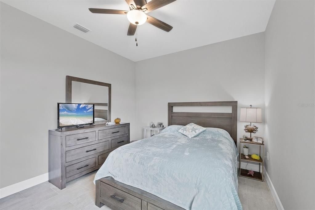 For Sale: $1,050,000 (3 beds, 2 baths, 2037 Square Feet)