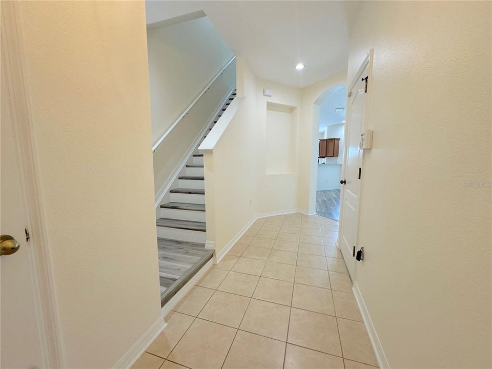 For Rent: $2,000 (3 beds, 2 baths, 1575 Square Feet)