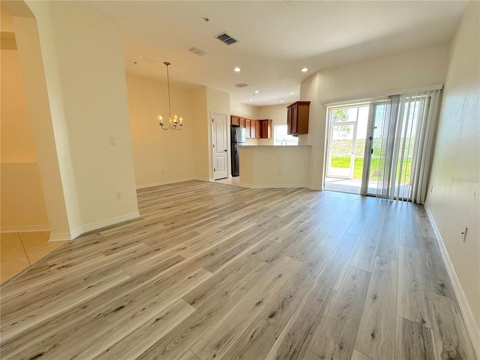 For Rent: $2,000 (3 beds, 2 baths, 1575 Square Feet)