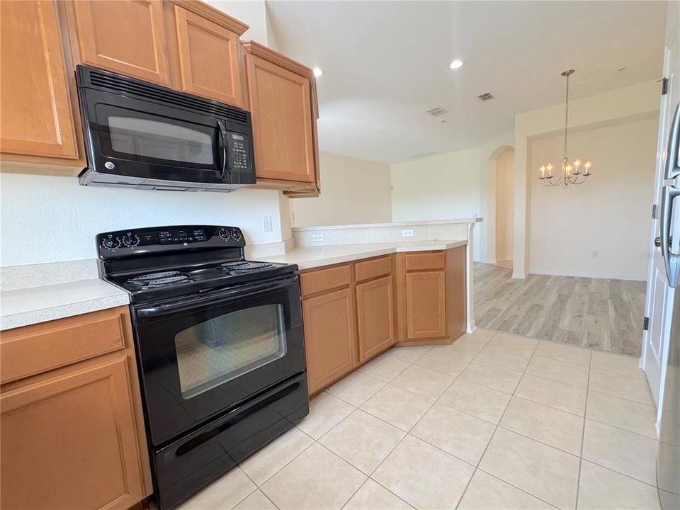 For Rent: $2,000 (3 beds, 2 baths, 1575 Square Feet)