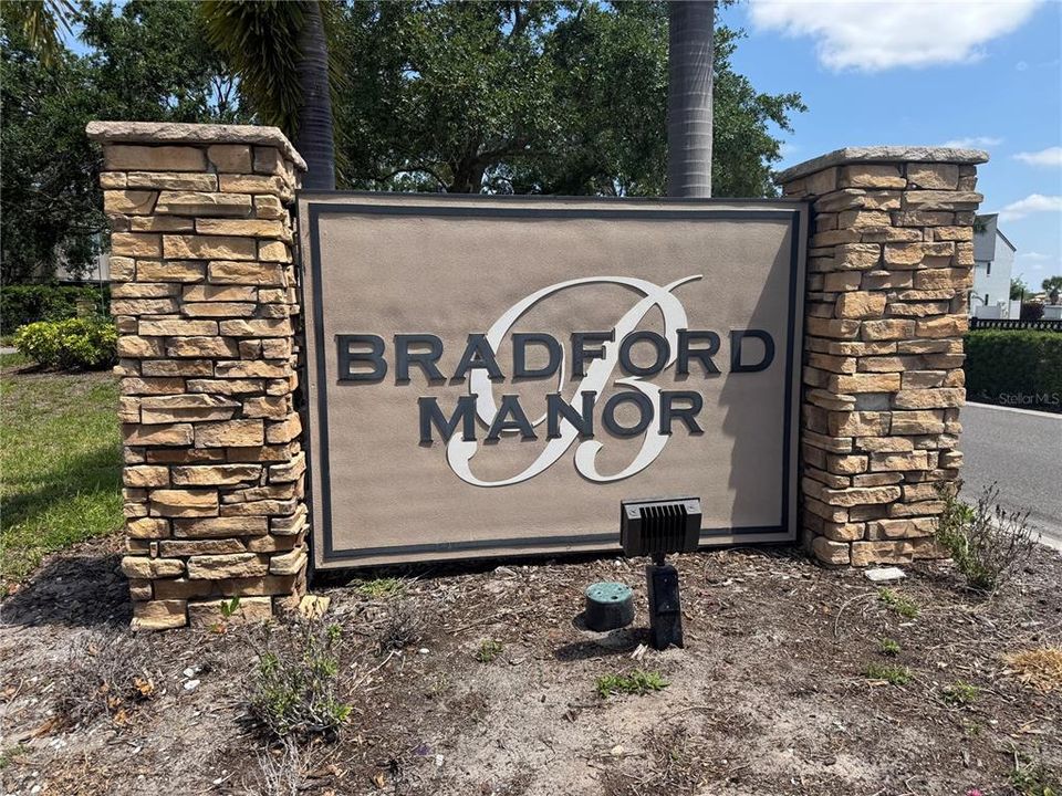 For Rent: $2,000 (3 beds, 2 baths, 1575 Square Feet)