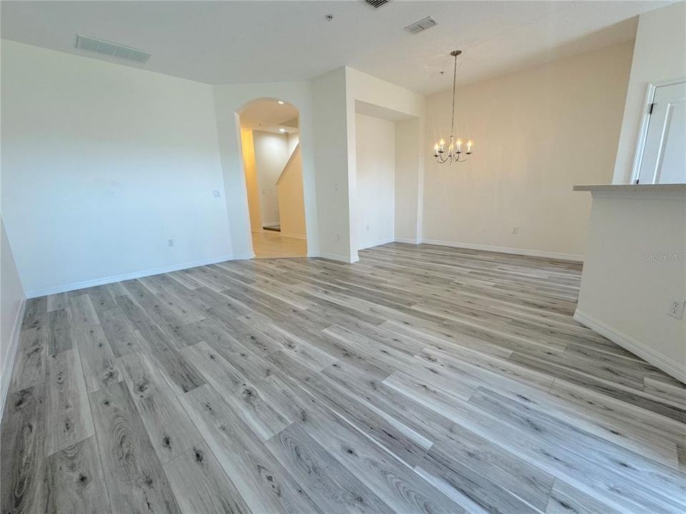 For Rent: $2,000 (3 beds, 2 baths, 1575 Square Feet)