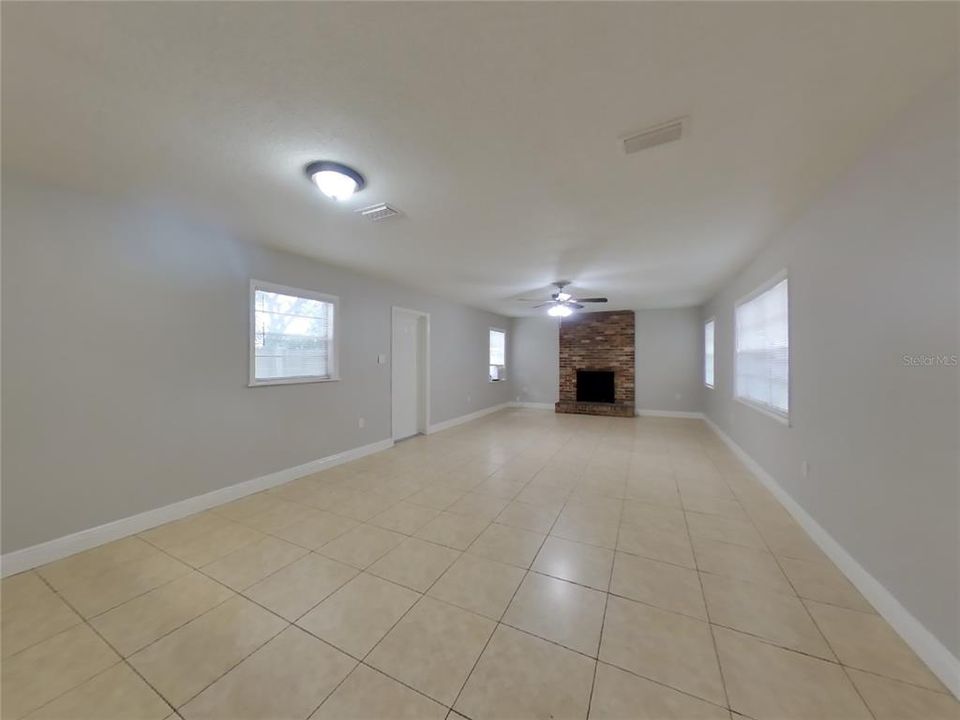 For Rent: $1,889 (3 beds, 2 baths, 1361 Square Feet)