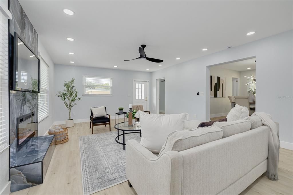 For Sale: $774,900 (5 beds, 3 baths, 2400 Square Feet)