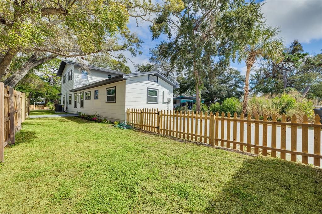 For Sale: $774,900 (5 beds, 3 baths, 2400 Square Feet)