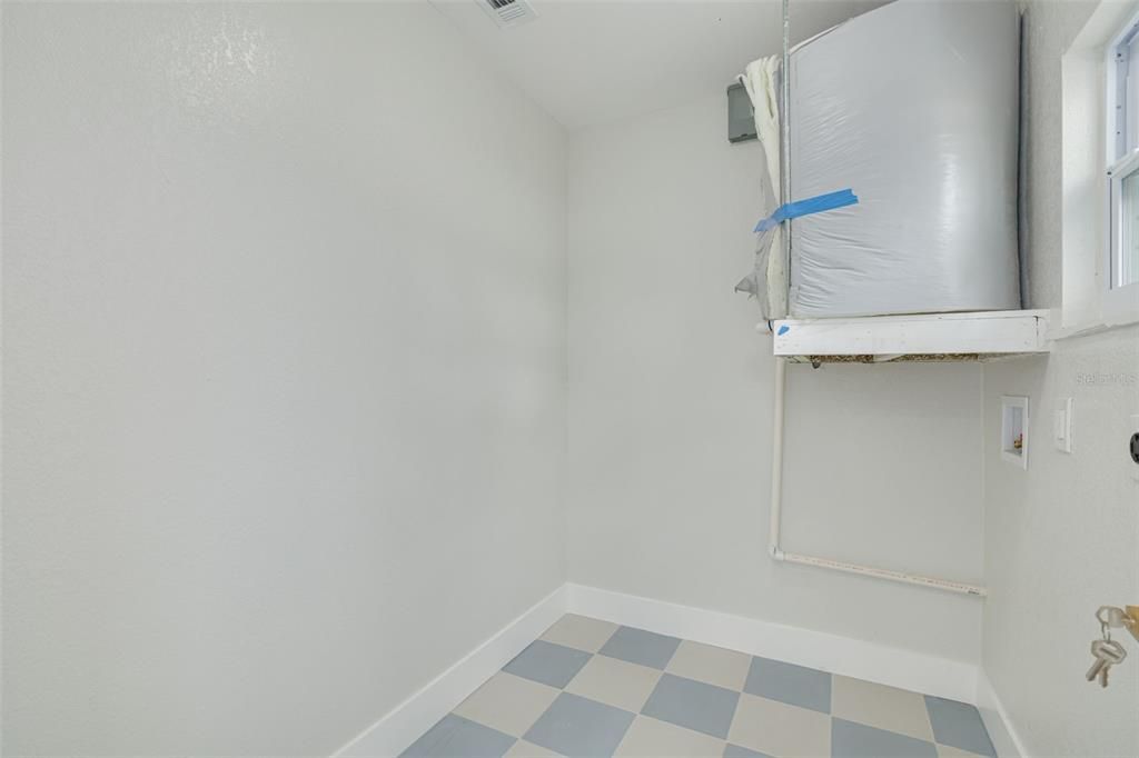 For Sale: $774,900 (5 beds, 3 baths, 2400 Square Feet)