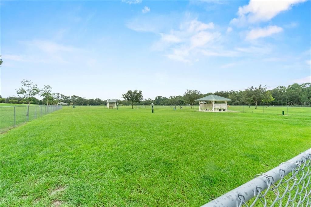 合同活跃: $340,000 (2 贝兹, 2 浴室, 1998 平方英尺)