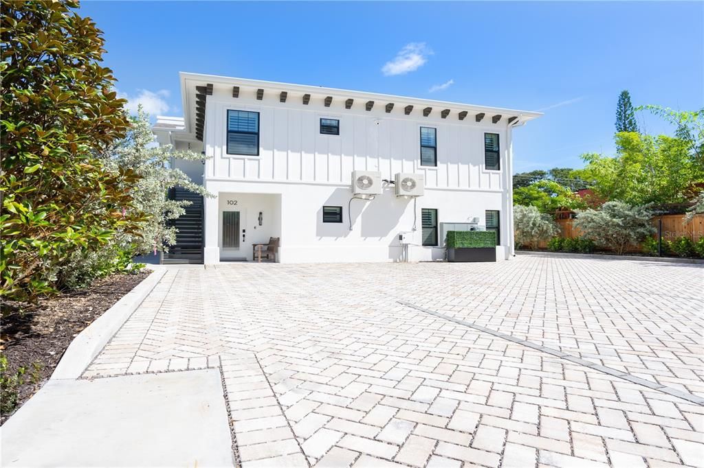 В аренду: $3,700 (2 спален, 1 ванн, 950 Квадратных фут)