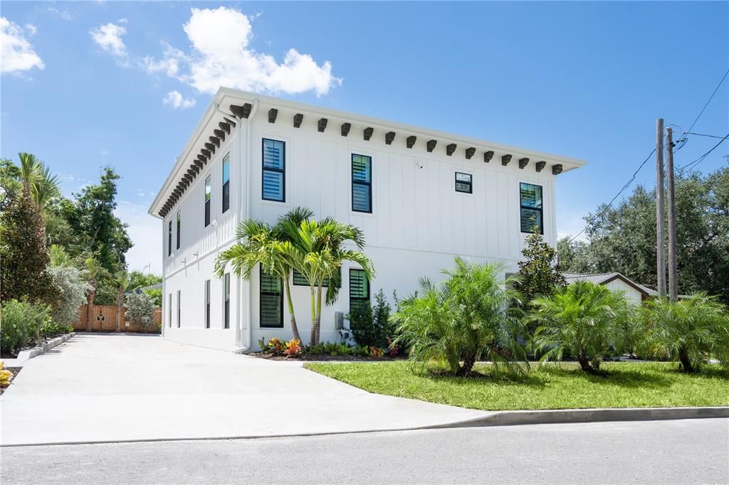 В аренду: $3,700 (2 спален, 1 ванн, 950 Квадратных фут)