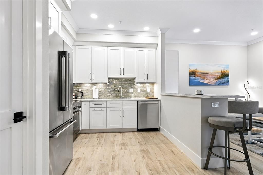 В аренду: $3,700 (2 спален, 1 ванн, 950 Квадратных фут)