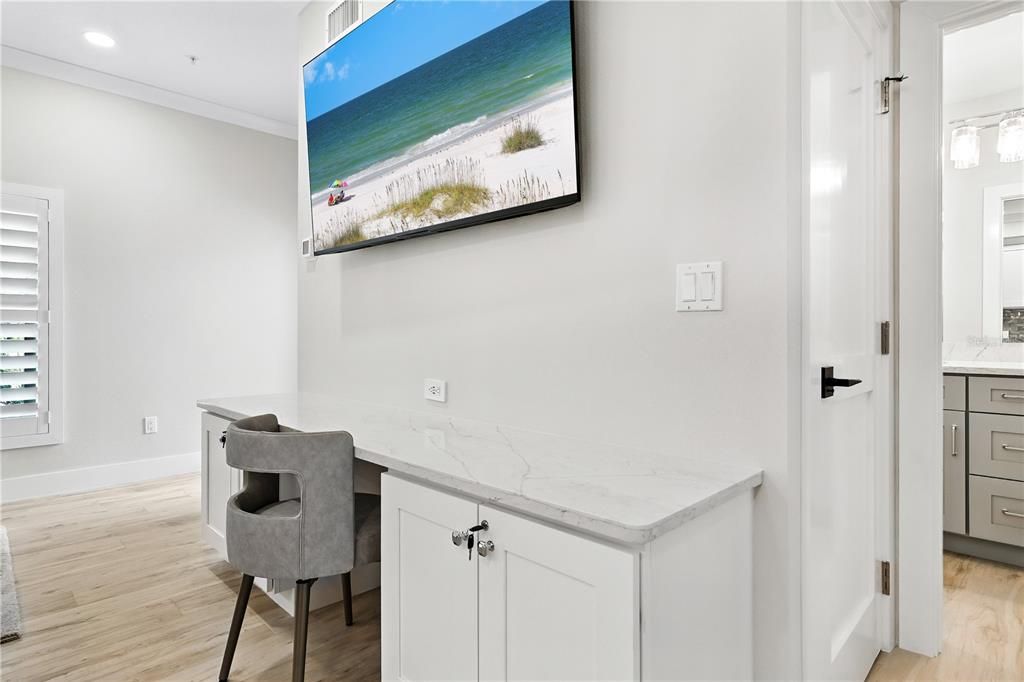 В аренду: $3,700 (2 спален, 1 ванн, 950 Квадратных фут)