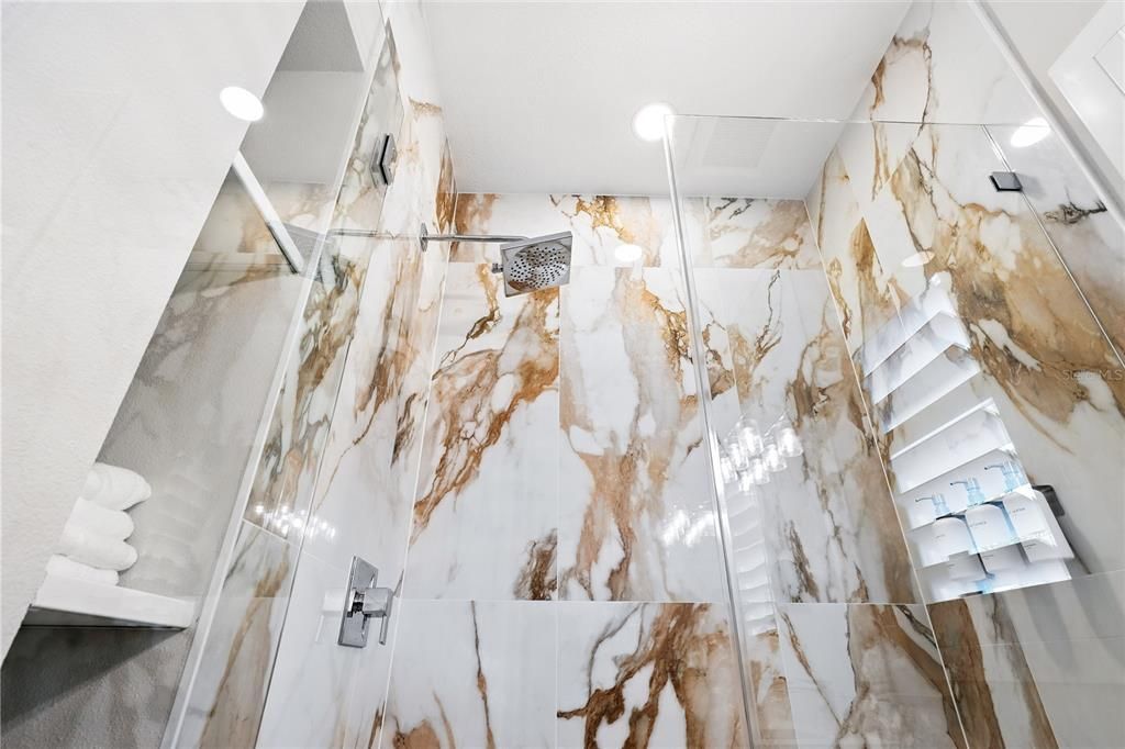 В аренду: $3,700 (2 спален, 1 ванн, 950 Квадратных фут)