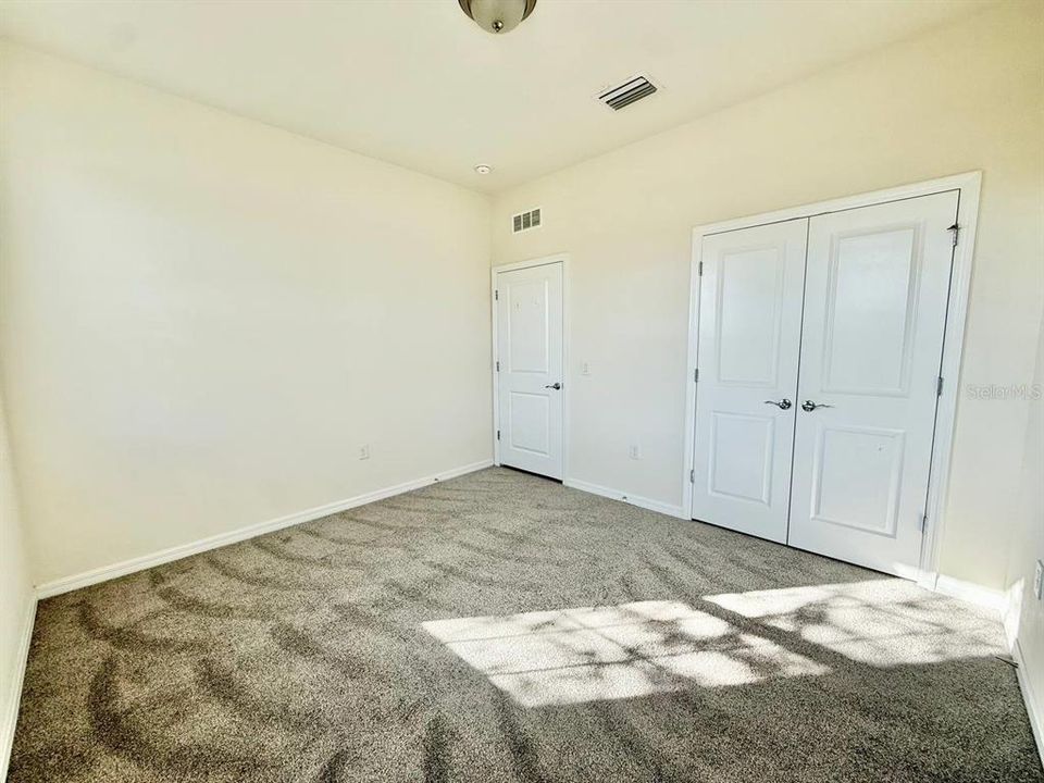 出租: $2,100 (4 贝兹, 2 浴室, 2057 平方英尺)