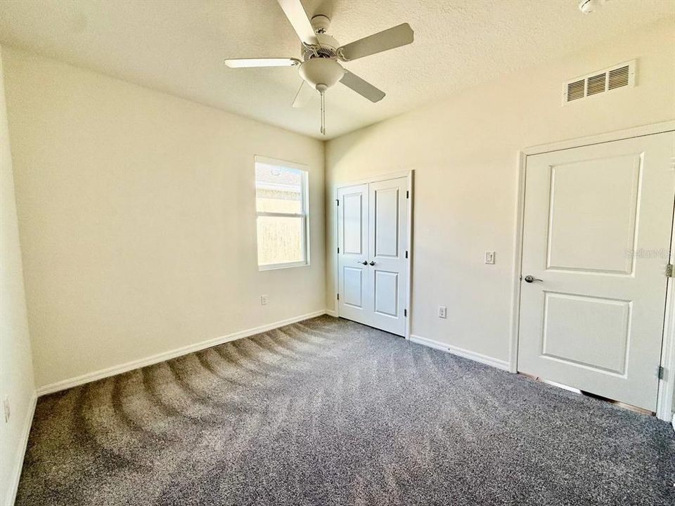 出租: $2,100 (4 贝兹, 2 浴室, 2057 平方英尺)