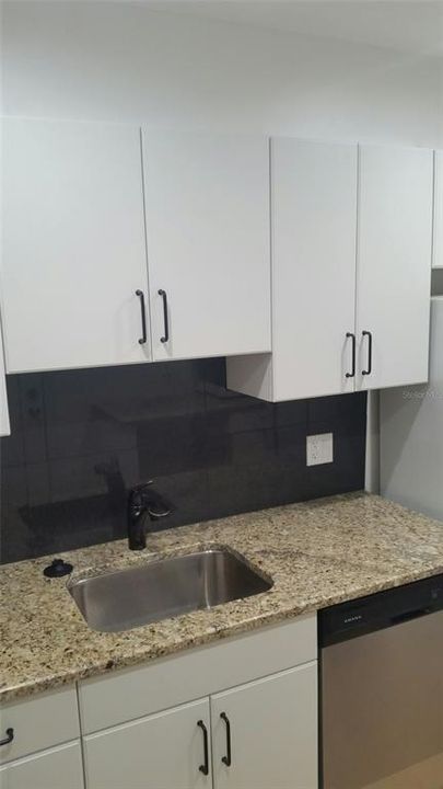 На продажу: $179,500 (2 спален, 2 ванн, 938 Квадратных фут)