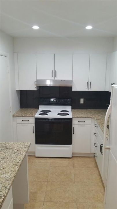 На продажу: $179,500 (2 спален, 2 ванн, 938 Квадратных фут)