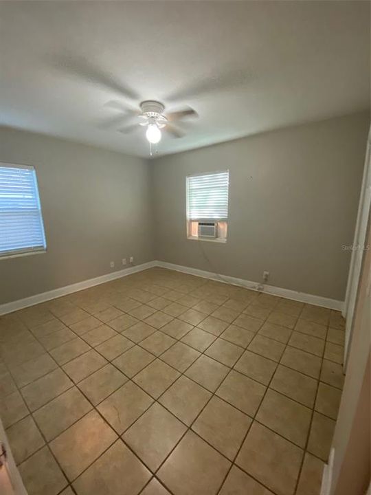 出租: $2,999 (6 贝兹, 2 浴室, 1927 平方英尺)