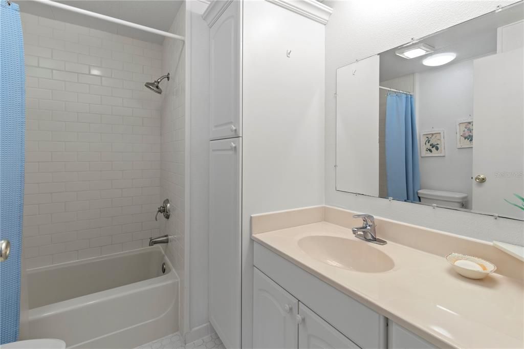 For Sale: $219,000 (3 beds, 2 baths, 1352 Square Feet)