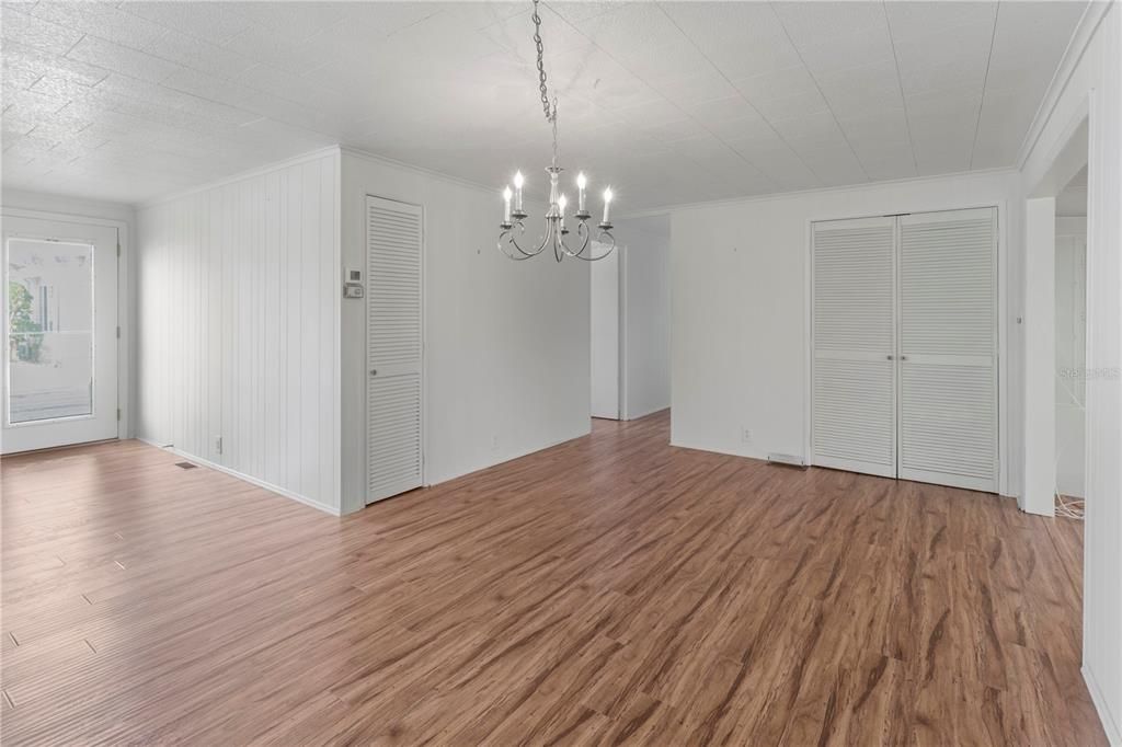 For Sale: $219,000 (3 beds, 2 baths, 1352 Square Feet)