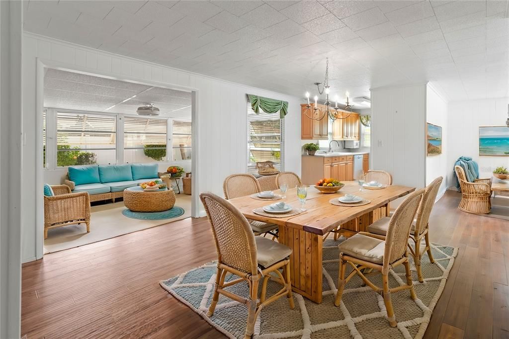 For Sale: $219,000 (3 beds, 2 baths, 1352 Square Feet)