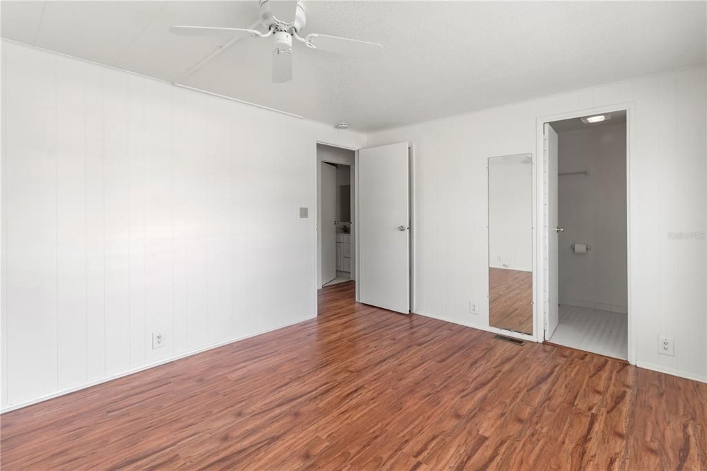 For Sale: $219,000 (3 beds, 2 baths, 1352 Square Feet)