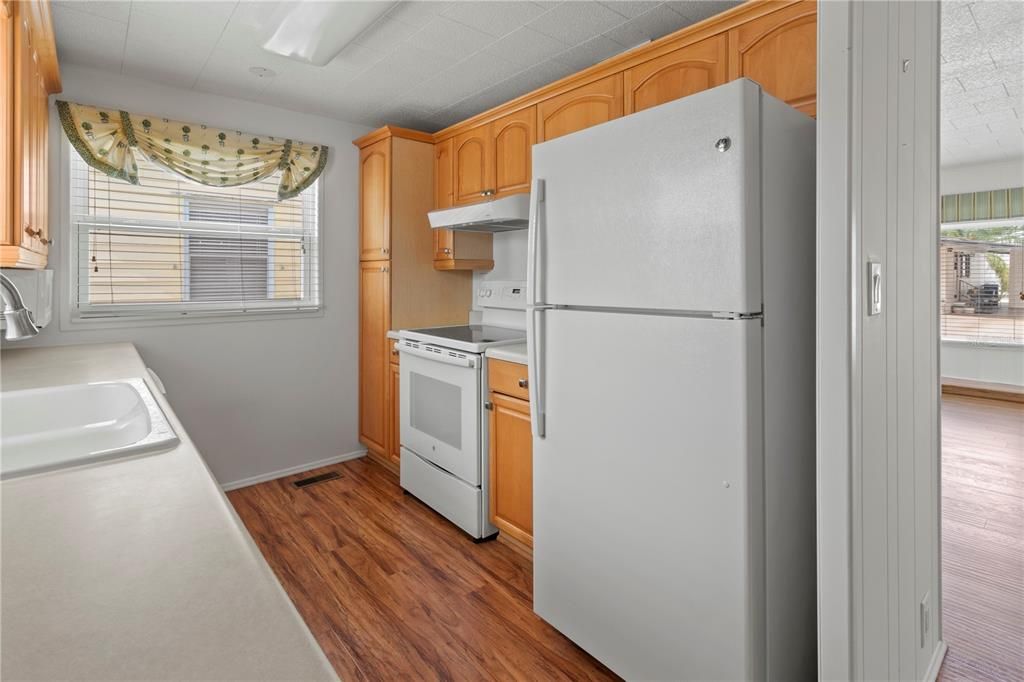 For Sale: $219,000 (3 beds, 2 baths, 1352 Square Feet)