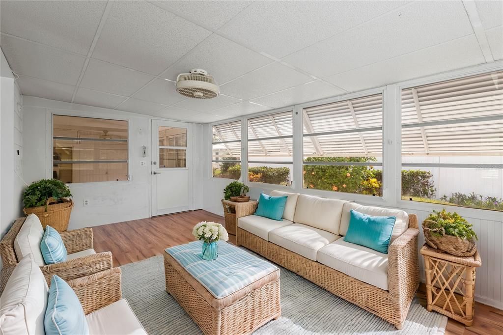 For Sale: $219,000 (3 beds, 2 baths, 1352 Square Feet)