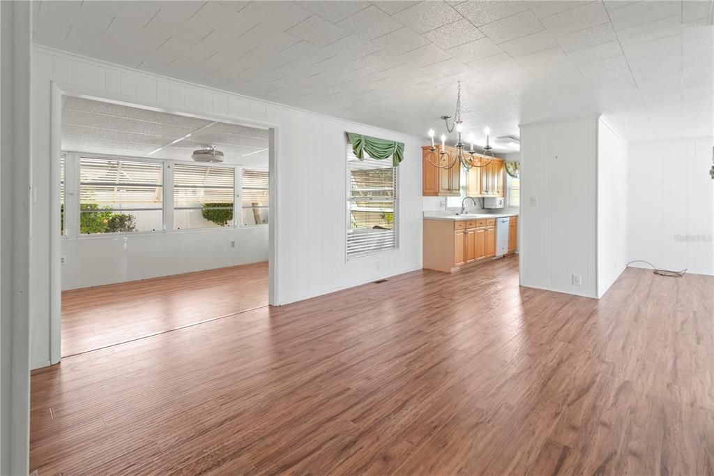 For Sale: $219,000 (3 beds, 2 baths, 1352 Square Feet)