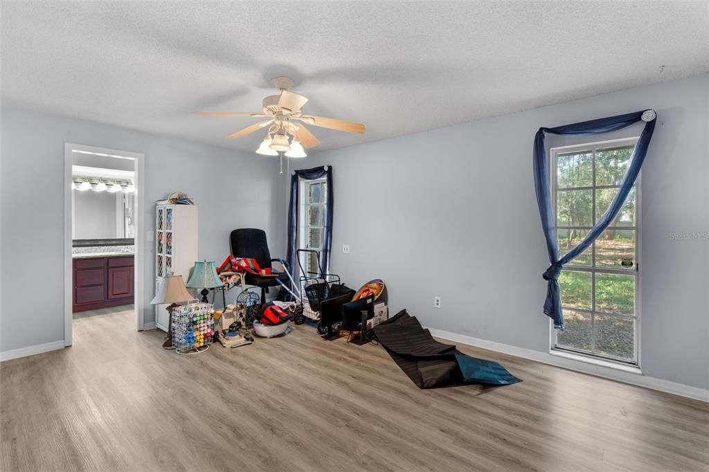 For Sale: $610,000 (3 beds, 2 baths, 2197 Square Feet)